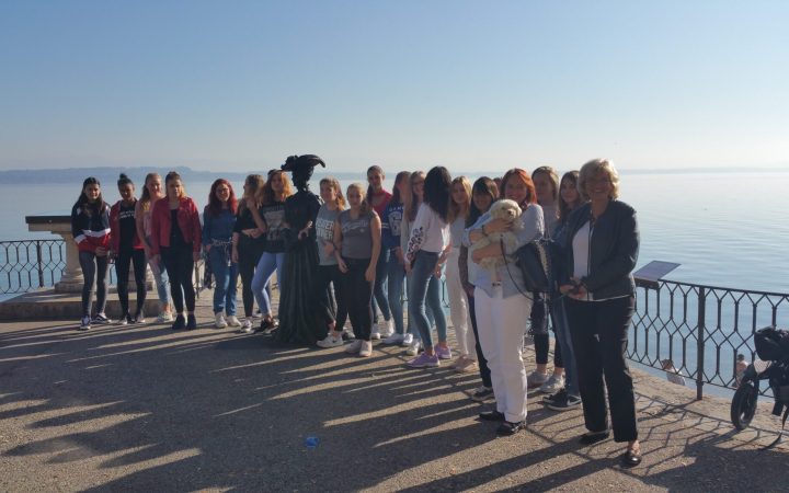 Jeunes gens au pair